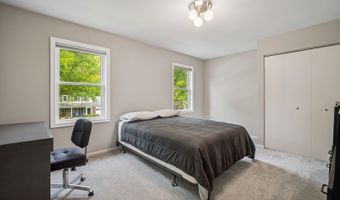 4045 N Harvard Ave, Arlington Heights, IL 60004
