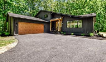 19121 Brewster Rd, Aurora, OH 44202