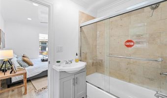 426 W 63rd Pl, Los Angeles, CA 90003