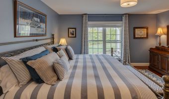 104 Champagne Cir, Campton, NH 03223