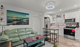 3326 Dunaire Dr, Charlotte, NC 28205