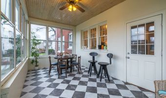 171 E State St, Athens, OH 45701