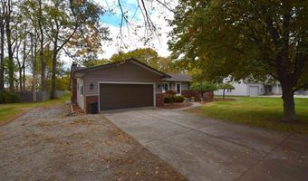 9640 Shady Ln, Algonac, MI 48001