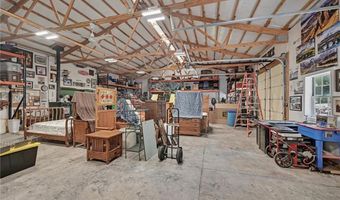 22165 171st St, Basehor, KS 66007