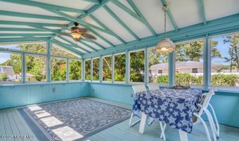 608 Berkeley Ave, Beachwood, NJ 08722