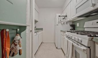 15 SILVERWOOD Cir 6, Annapolis, MD 21403