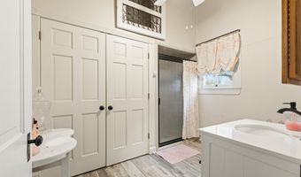 8916 Eastwood Dr, Abbeville, LA 70510