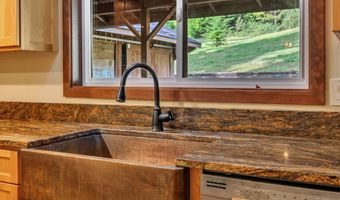 42274 ZIAK GNAT CREEK Ln, Astoria, OR 97103