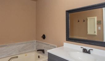 2105 W Briscoe Ave, Artesia, NM 88210