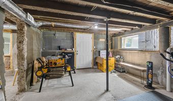 691 Eastern Ave, Augusta, ME 04330