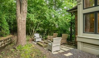 639 Wood Fern Dr, Ballwin, MO 63021