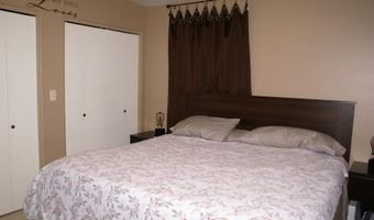 102 Linda Ln, Aberdeen, SD 57401