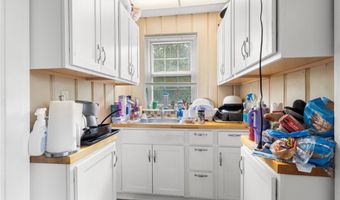 9 Southern St, Cranston, RI 02920