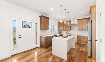 41 Burnett Rd, Warwick, RI 02889