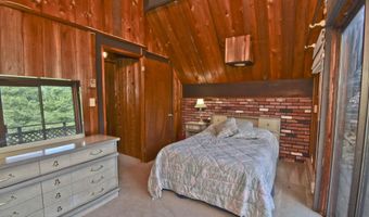 37 Lakeview Dr, Albrightsville, PA 18210