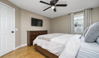 15 Diane Dr, Cromwell, CT 06416