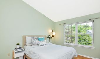 4471 Hillside Ct, Ann Arbor, MI 48105