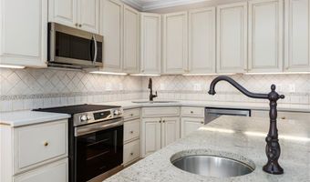 164 Fieldwood Dr, Advance, NC 27006