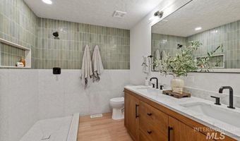 204 Hilldrop St, Caldwell, ID 83605