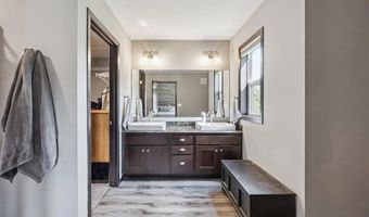 13715 Grafton Ct, Apple Valley, MN 55124