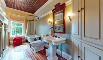 40 N Shore Rd, Absecon, NJ 08201