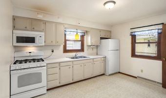 2109 E COLLEGE Ave, Appleton, WI 54915