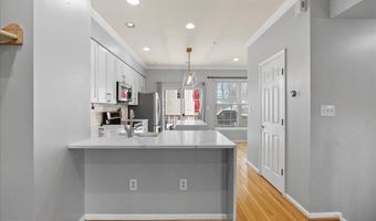 5317 CHIEFTAIN Cir, Alexandria, VA 22312