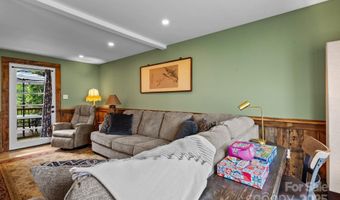 200 Aurora Dr, Asheville, NC 28805