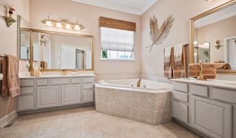 28 Pond View Cir, Barnegat, NJ 08005