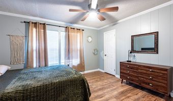 2430 BEACHVIEW Dr, Albany, GA 31705