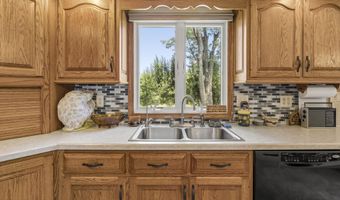 1655 Mary Lamons Rd, Afton, TN 37616