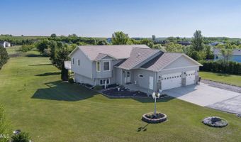 3616 Southridge Ln, Bismarck, ND 58504