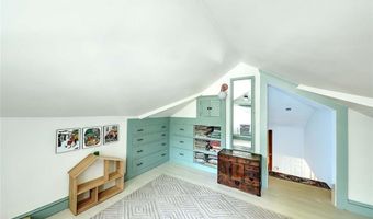 264 Sowams Rd, Barrington, RI 02806