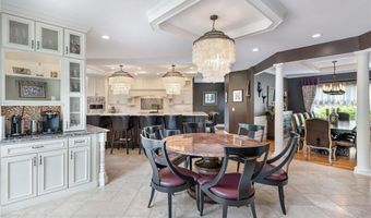 81 Crest Dr, Cranston, RI 02921