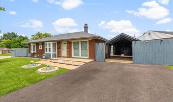 9513 Sequoia Ct, Affton, MO 63123