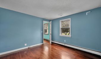 2 Sequoia Dr, Cromwell, CT 06416