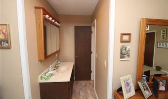 27 Partridge Dr, Agency, MO 64401