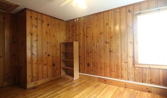 256 E Maple Ave, Alderson, WV 24910