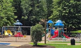 10805 Pinewalk Forest Cir, Alpharetta, GA 30022