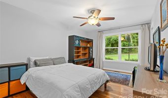 102 Iris St, Asheville, NC 28803