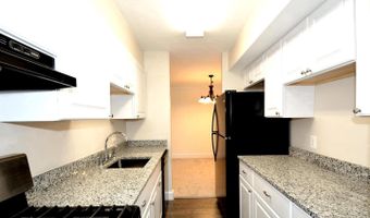 3318 WOODBURN VILLAGE Dr 32, Annandale, VA 22003