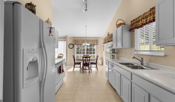 10140 Shapfield Ln, Affton, MO 63123