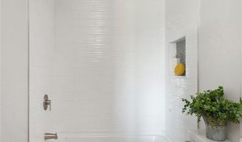 218 Second St, East Providence, RI 02914