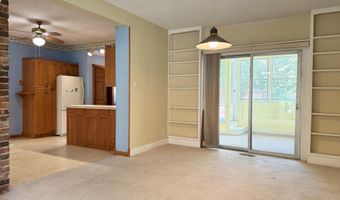 3023 Woodland St, Ames, IA 50014
