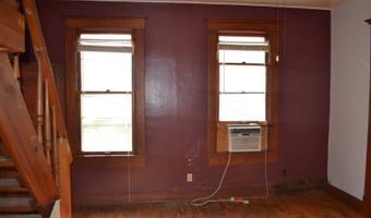 135 E Pine St, Albion, IL 62806