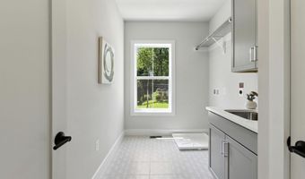 8202 MOCKINGBIRD Dr, Annandale, VA 22003