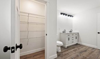 633 Streamside Ave, Hermon, ME 04401