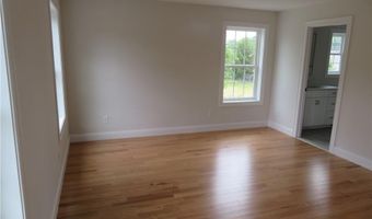 515 School St, North Kingstown, RI 02852
