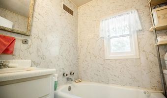 720 W State St, Algona, IA 50511
