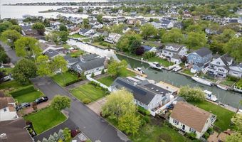 11 Stuart Ave, Amityville, NY 11701